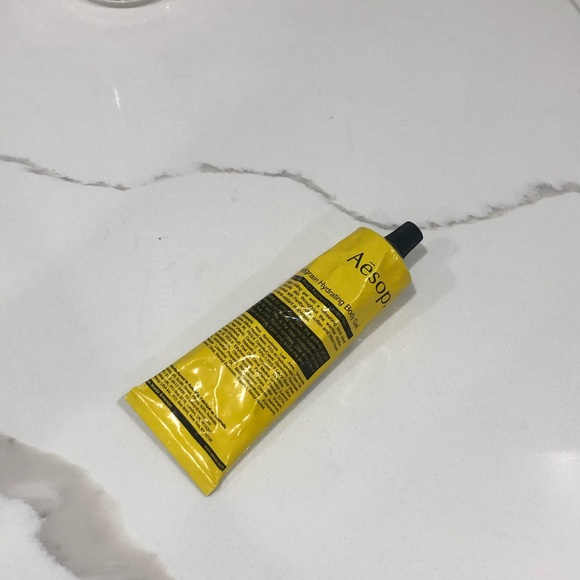 Aesop Petitgrain Hydrating Body Gel - Picture 3 of 8